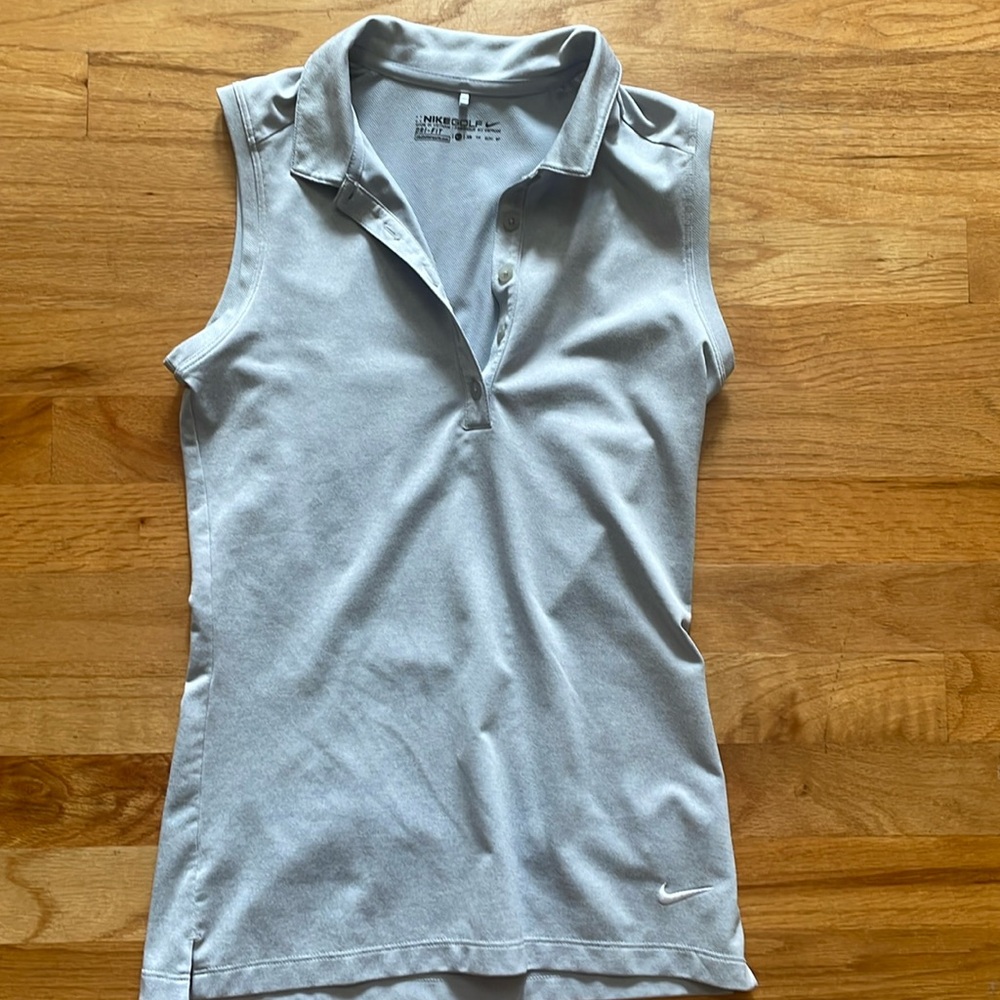 XS ladies Nike golf sleeveless polo. EUC